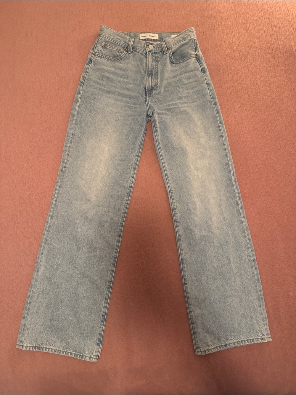 Aritzia Denim Forum The Farrah Hi-Rise Wide Jean. Size 26.